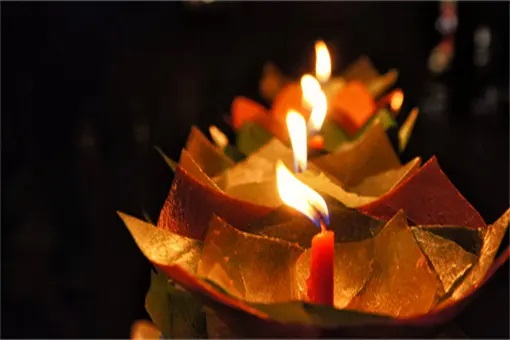 तुम्ही आज कोणाचा विचार करत आहात?